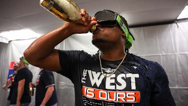AstrosLuisGarciaCelebrateALWesttitle
